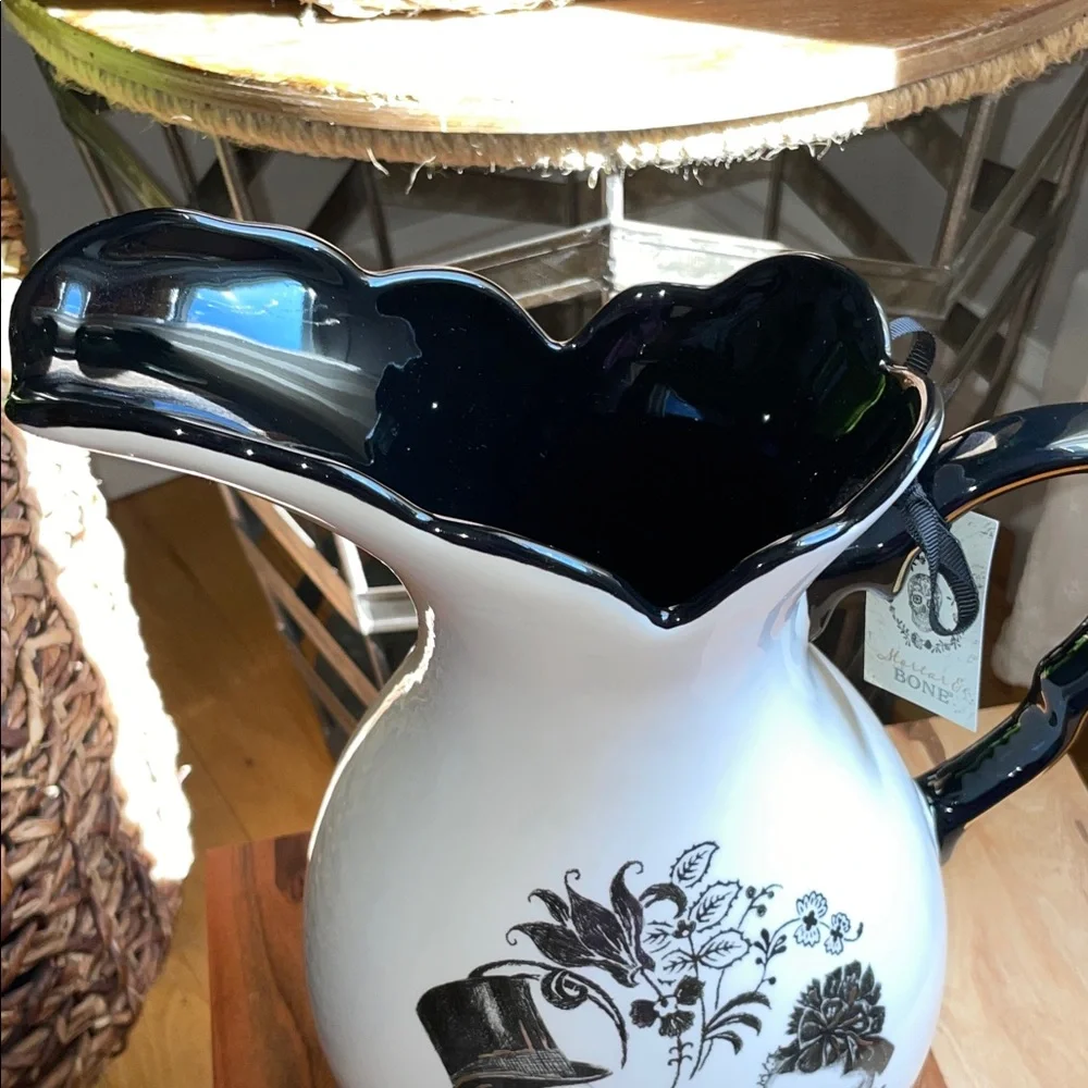 Beautifully designed White and Black Skull Design Pitcher! NWT 💀 - Picture 7 of 13